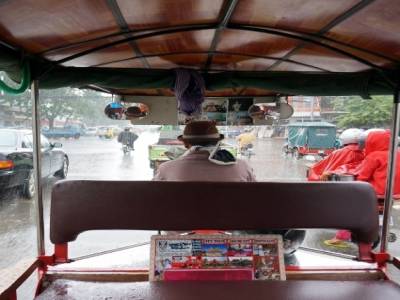 Tuk-tuk sous la pluie