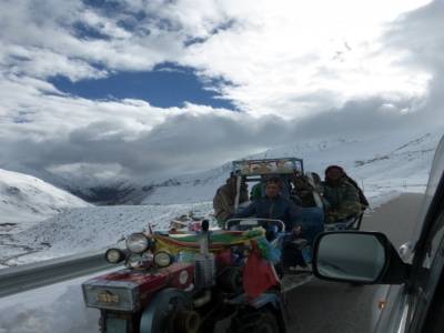 Sur la route de Zhongmu