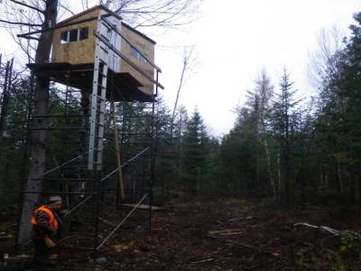 Affut pour la chasse à l'orignal