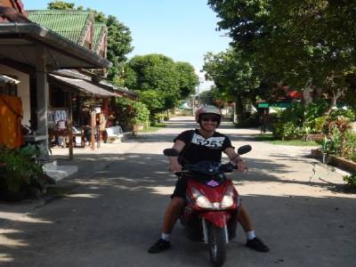Yohann sur son scooter