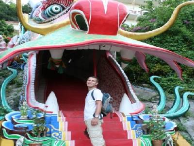 dans la gueule du dragon