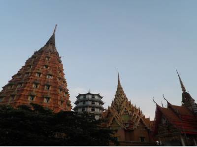 wat tham sua et wat tham kaeo 