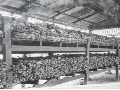 photo d'un ossuaire au camps d'extermination
