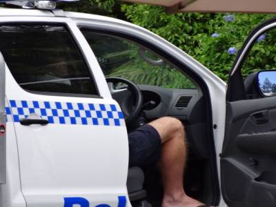 Police en flip flop