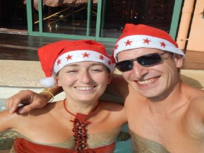 les pères noël dans la piscine