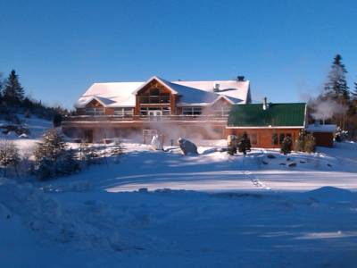 Le lodge sous le soleil: l'avantage des journees froides c'est que souvent il fait beau!