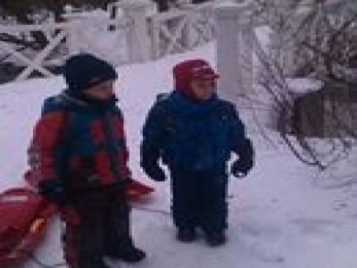 avec noah, son pote