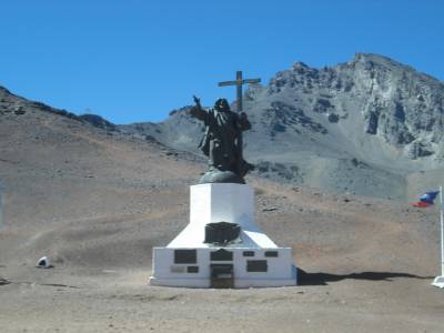 Le christ de la frontiere chilo argentine a plus de 4000m
