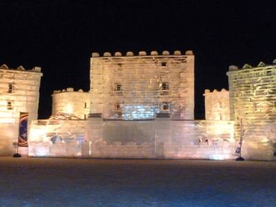 Le palais de bonhomme la nuit