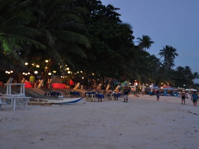 Alona Beach