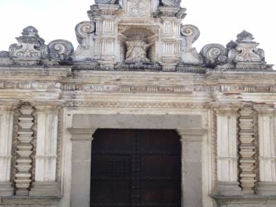 Porte à Anigua