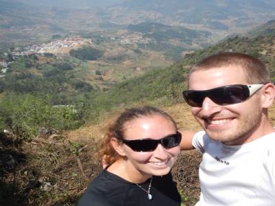 nous surplombant les villages