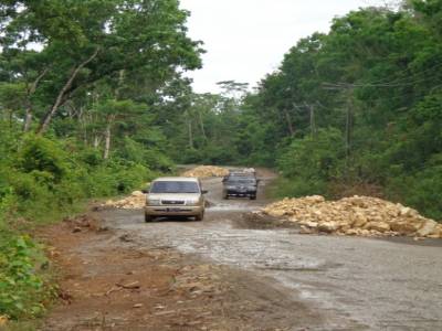 route au nord de Malingping