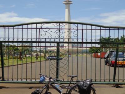 Monas  