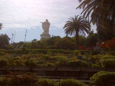SANTIAGO - statue en haut de la colline