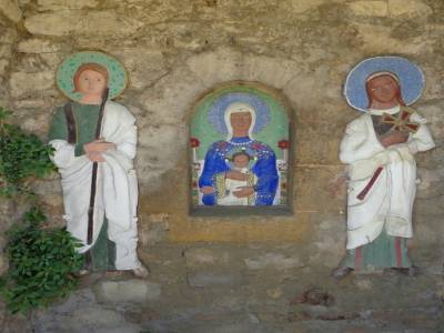 niche mariale , les capelles