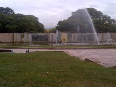 MENDOZA - place de l'indépendance