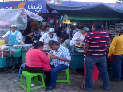 SANTA CRUZ - marché de rue