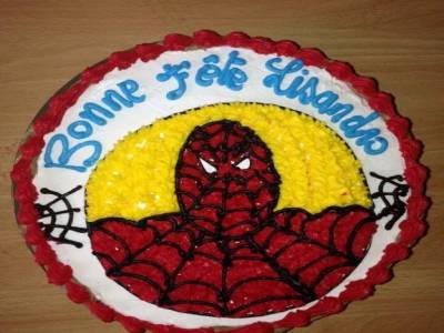 mon gateau d'annif fait par un patissier.....francais :)