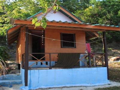Notre premier bungalow de l'autre coté de l'ile