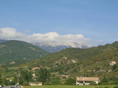 le ventoux depuis ville-sur-auzon