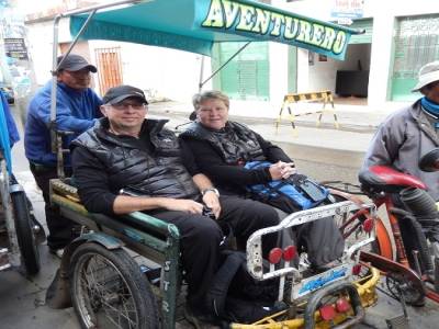 En tuk-tuk vers le port