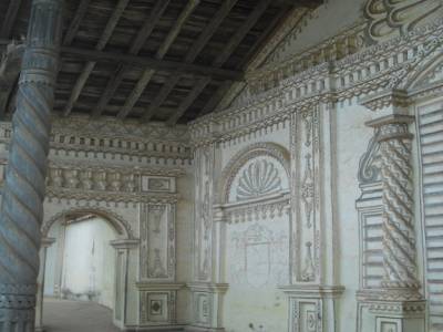 La facade de la plus ancienne des eglises des missions