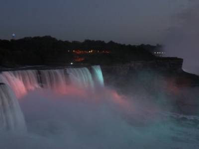 lumières sur les chutes du Niagara