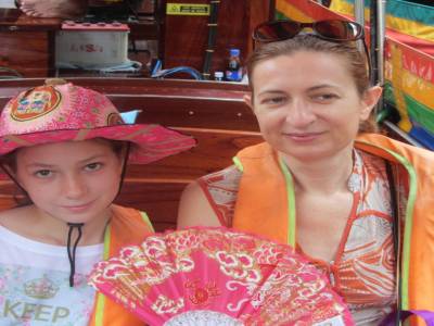 sur le fleuve de bangkok