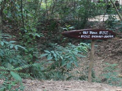 Le village de Cu Chi à été complètement mis à niveau par plus de 5 millions de tonnes d'explosif et de napalm. 