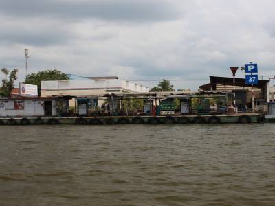 Station d'essence sur le Mekong