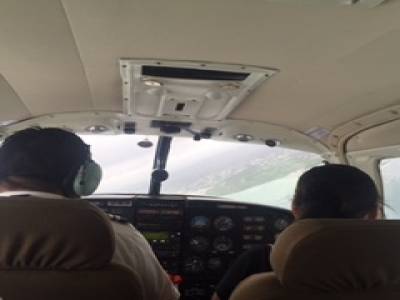 Arrivée en avion à Isabela