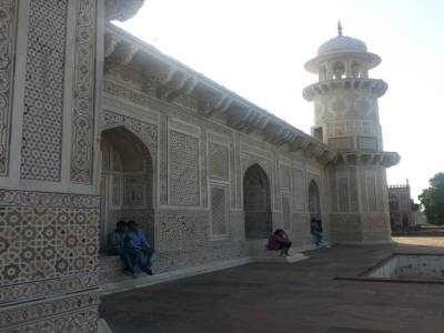 Baby taj mahal