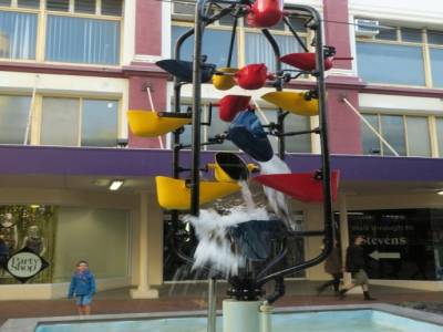 une fontaine qui nous a beaucoup intrigués, sur Cuba Street