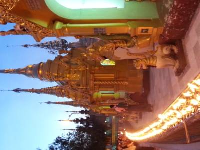 Shewagon pagoda de nuit
