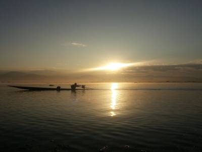 lever de soleil sur le lac