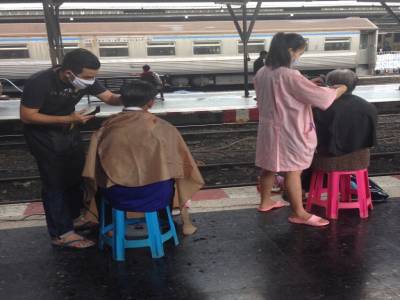 Coiffeurs sur le quai BKK