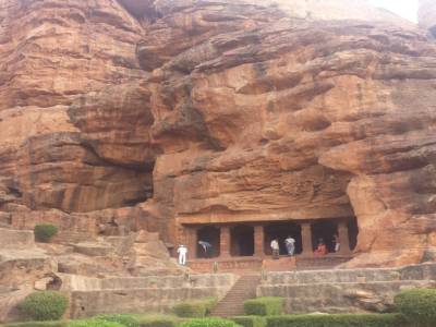 TEMPLE GROTTES BADAMI