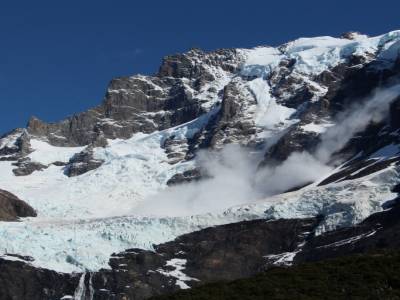 Avalanche sur le glacier Frances
