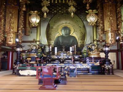 Intérieur d'un petit temple
