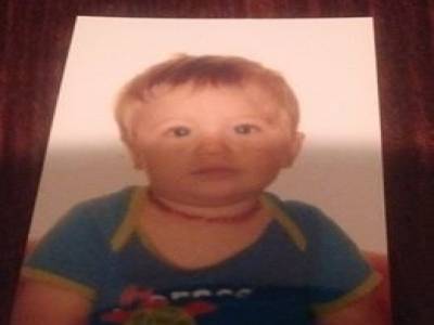 pour le passeport (dommage que photo sur photo, le bleu de ses yeux ne ressort pas bien....)