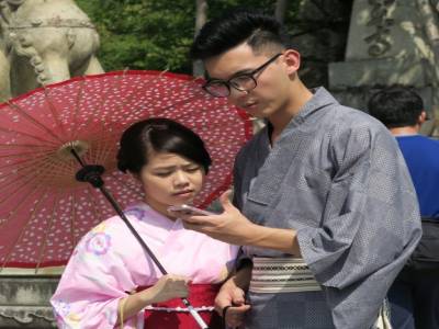 Couple en habits traditionnels