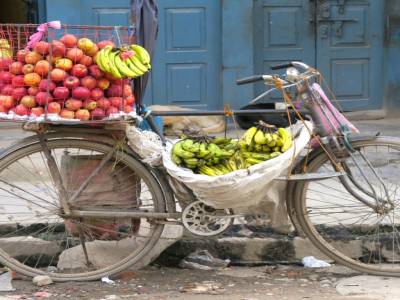 Un vendeur de fruits
