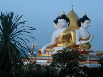 Grand Bouddha sur notre chemin