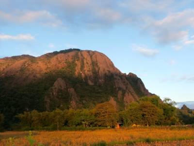 Montagnes dans la campagne