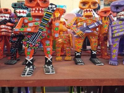 flippant ces statues!!!!!mais au moins il y a de la couleur!!!
