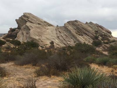 vasquez rock natural aera, press de acton, nord de los angeles.ca