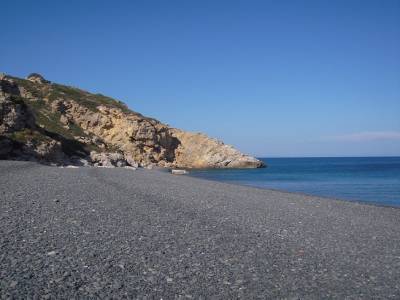 Chios, plage de galets noirs