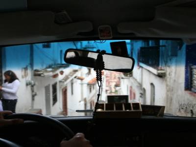 Interieur d'un taxi dans les rues etroites de Taxco