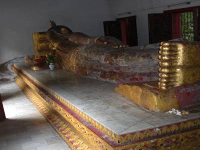 Encore un Phra dans un Wat